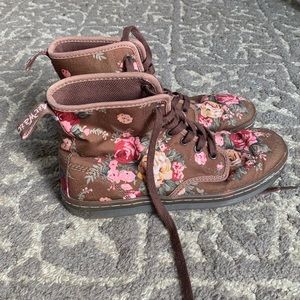 Doc Martens Shoreditch Brown Canvas Floral Boots